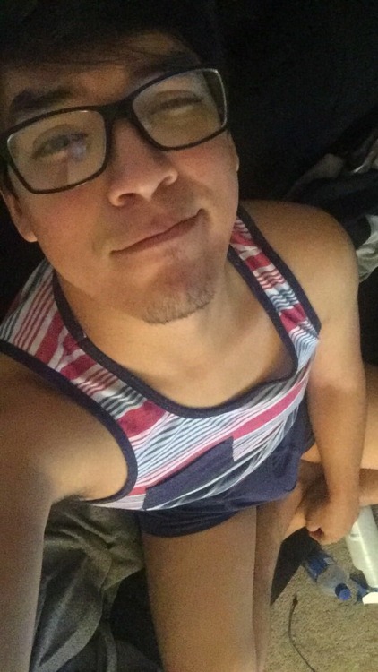 az-gamer-indeed:  I need to go buy new clothes.