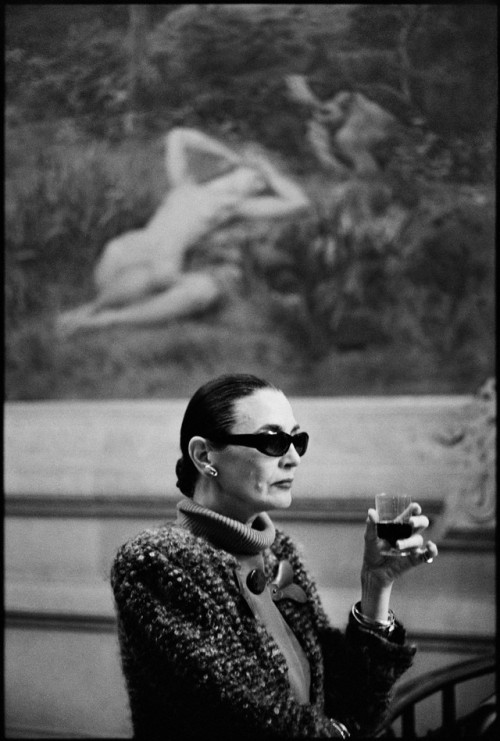 almavio:© Damion Berger • R.S.V.P. - Intermission at the Theatre, Paris, 1999