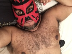 chipotlebear: Descansando fuera del ring