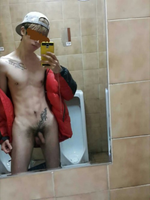 soldiergay:  공중화장실 이사진찍다가 porn pictures