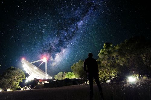 Milky Way over Parkes Observatory, New South Wales, Australia [OC][3216×2136]