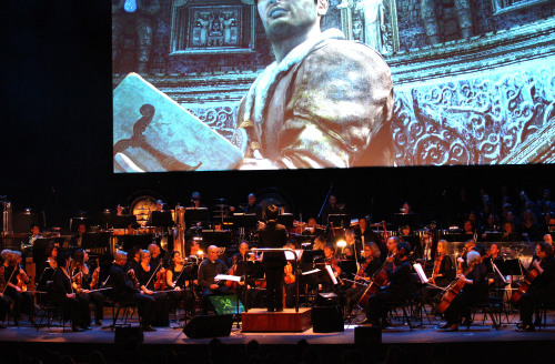 galaxynextdoor:  VIDEO GAMES UNPLUGGED  SYMPHONY OF LEGENDS by the Queensland Symphony Orchestra Coming November 23rd if you happen to be near Brisbane and love video games you’re gonna love this. Video Games Unplugged is coming to the Queensland Symphony