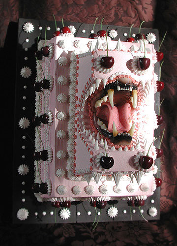 Porn photo labyrinth-of-butts:creepy but adorable cakes