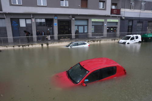And it keeps on raining&hellip; Pics of the floods in Bilbo, Trapagaran, Alonsotegi and Bas