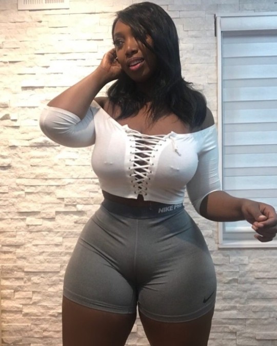 kingjazziedad:  CurvyLicious Mamita 💚 💜 💚 DeliciouslySexy. Curvy. BigBootiDelicious Mami.Ms CrisanaMariyah ❤️ 💜 💙 