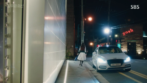 This is my favorite use of CGI in a series which has used graphics pretty creatively. (I’m abo