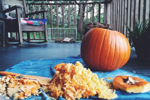 smokesignalsbaking:  First pumpkin carving of 2015!