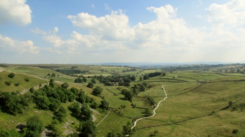 hayley-dalrymple:Malham, Yorkshire - 24/07/2014Fantastic photos!