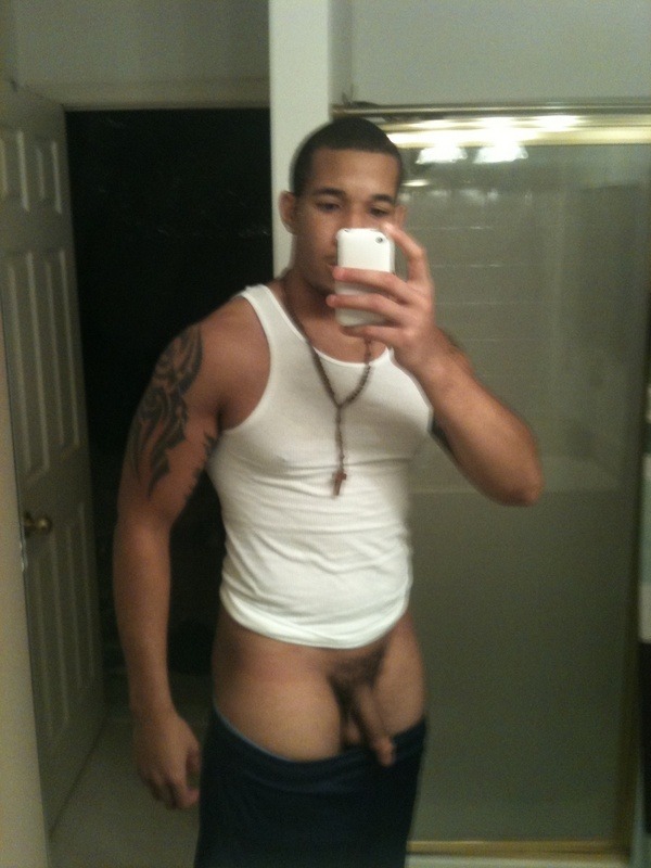 handsallover:  guyswithcellphones:  Blake from Tulsa, OK showing it OFF!! Very handsome