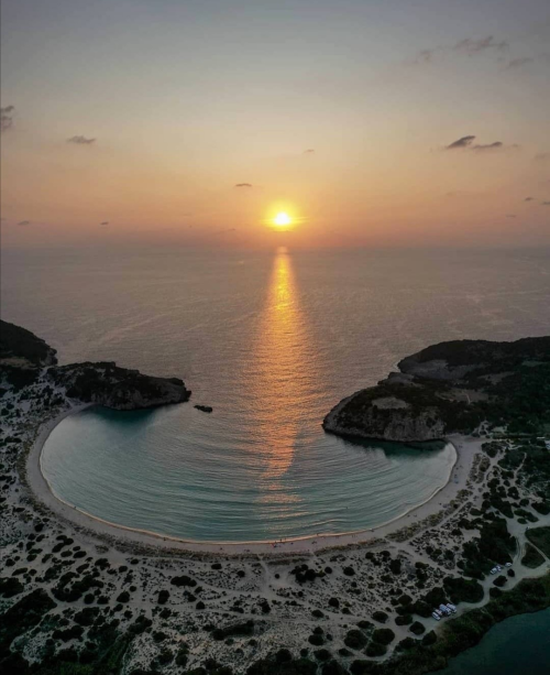 Voidokilia beach, Greece(via Jason Blackeye)