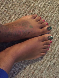 kittyluckirish:  Ok as requested my toes! for those of you who have a foot fetish #sexyfeet just got done painting them