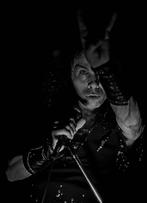  I cry out for magic! Ronnie James Dio