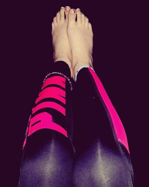 barbiejessiemaesweetgoddess: Black background and my beautiful feet (at Seattle, Washington)