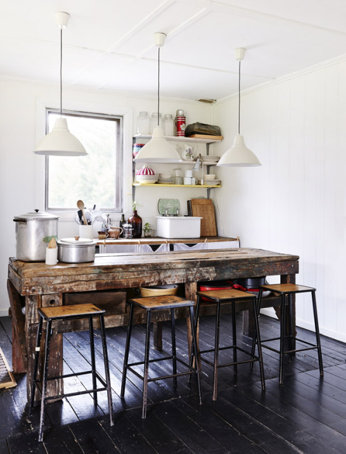 destinationpearlstreet:  (via Heathcote Home · Paula Kilpatrick and Antony Elliott | The Design Files) 