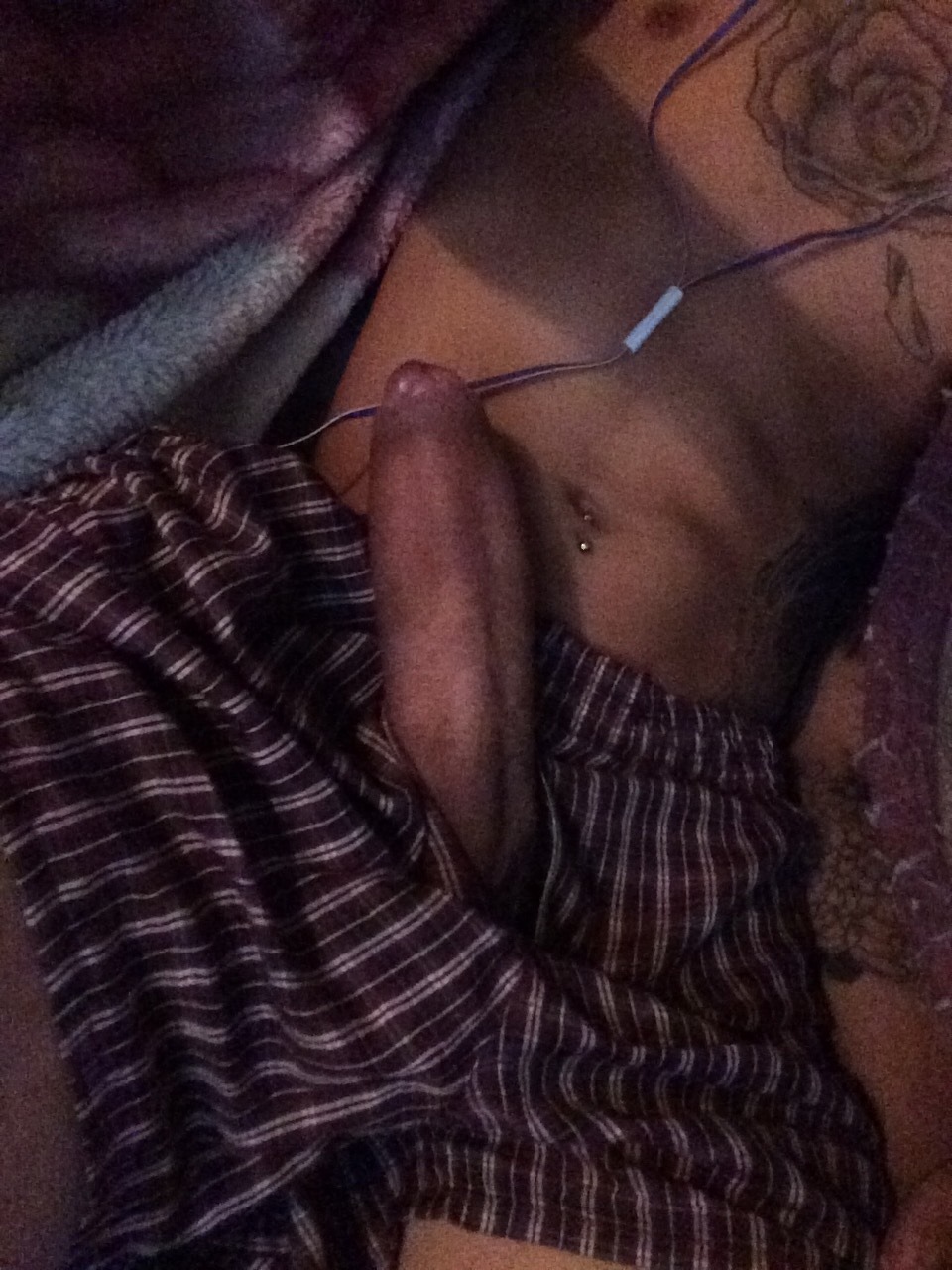 gorgeousclimax:  betomartinez:  Thanks Jae for the hot selfie!  Jae is a great guy