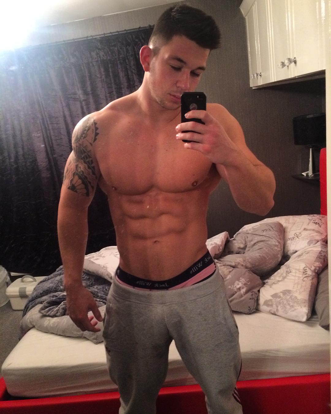 lumbrjax:  Instagram user @craigmortonfitness http://ift.tt/1nxJEir 