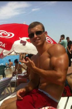 big-strong-tough:  Baftti Kadrieu, Kosovo 