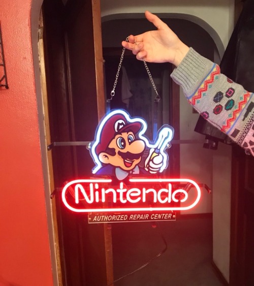 kirafrog:Hey guys look at this cool sign my uncle bought me for xmas