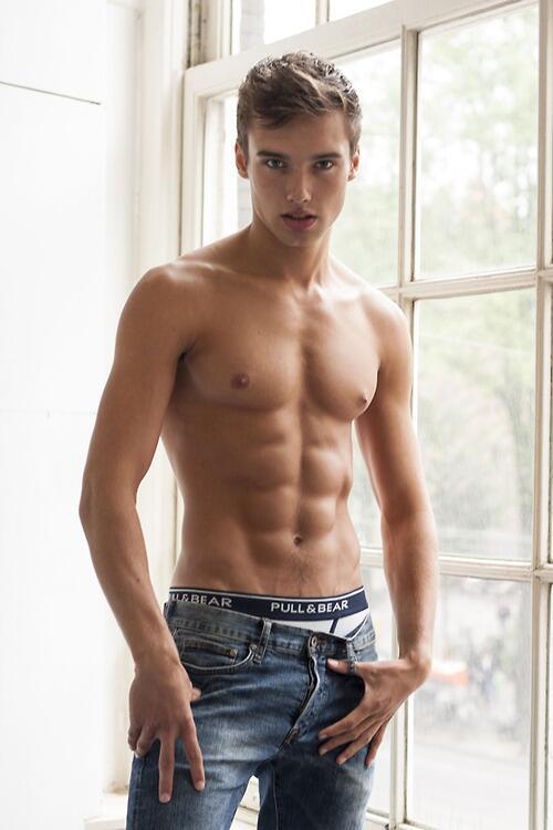 HOT IN JEANS