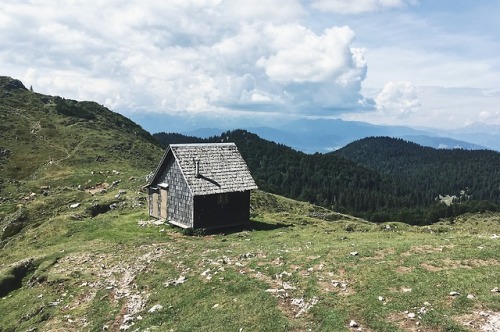 cabinporn: Zelezniki Sorica, Slovenia Submitted by Kirstie van Noort / @kirstiev