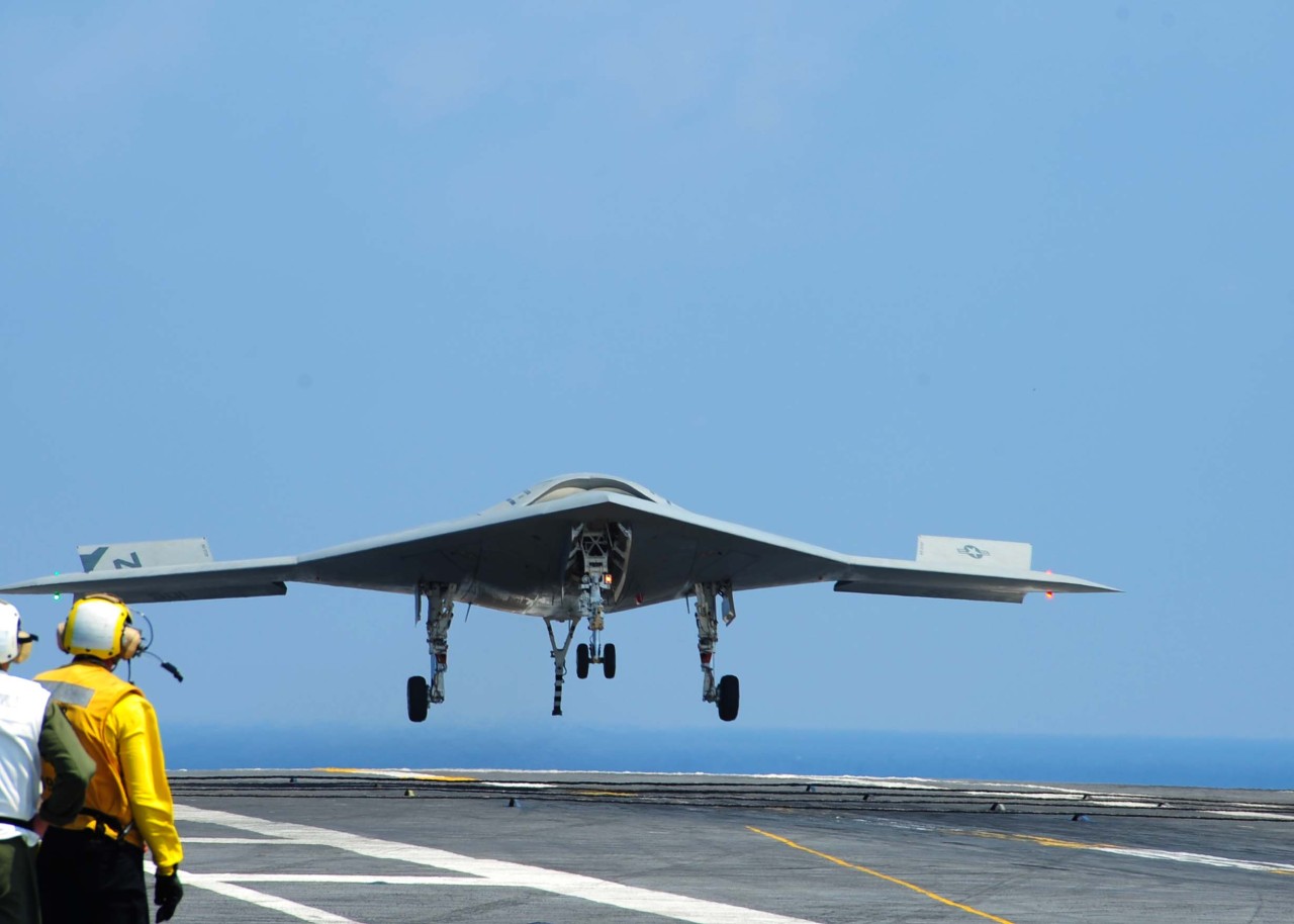 rocketumbl:  X-47B  F/A-18F 