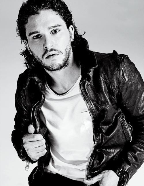 Porn titansdaughter: Kit Harington photographed photos