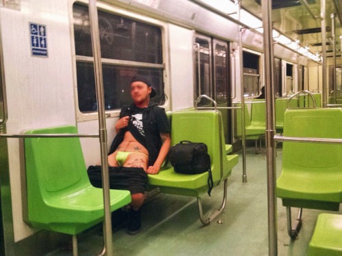 manthongsnstrings:  thongmexxxpunk:  Thong fun in the subway #muscleskins #manthong #hornythongslut #exhibitionism   flaunt it