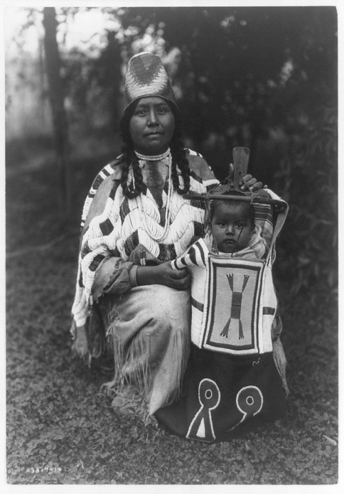 onceuponatown: Happy Mothers Day.1: Arapsoke mother and child . 1908.2: Arapsoke mother and child. 1