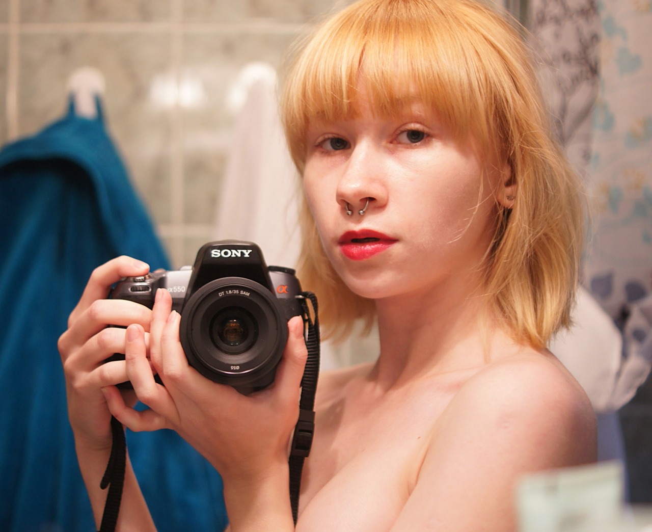 atawdrydoll:  pre-bath mirror selfie, no editing ;3  Your hair, your face, your skin,