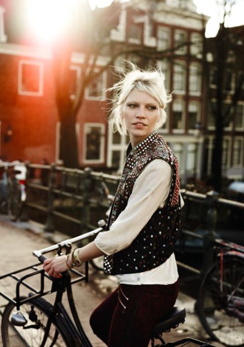 piumpiumdiezombie:  www.pinterest.com/pin/1477812351229567/
