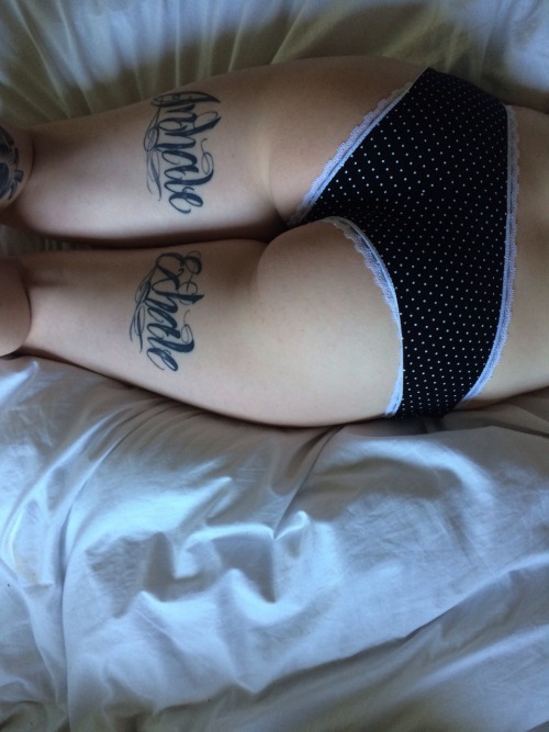 spannie:  I usually hate my butt, but it actually looks decent here, so naturally I have no choice but to share it with you all. Hehe.