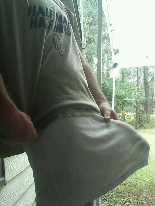 XXX mississippibigdick:  I wear my shirt with photo