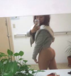 takaeskcor:  Slutty work pic because I rather be at a nude beach tanning my white asss x(