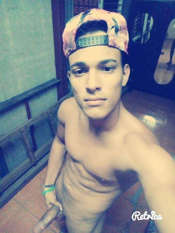 maxlunamax:  Mas de Carlitos mi amor.. Nicaragüense por Gracia de Dios!!