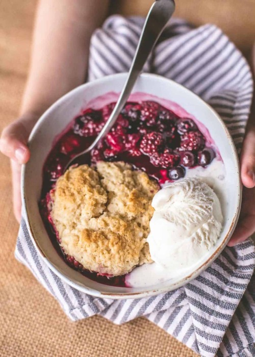 sweetoothgirl:Summer Berry Cobbler