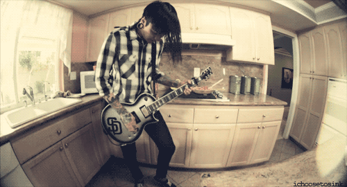 may-i-pierce-the-all-time-veil:   typical-bandrelated-url:  Tony being sexy while