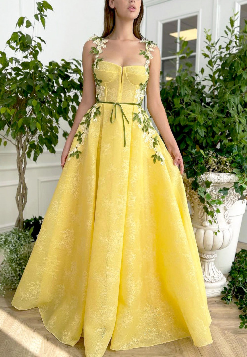 Teuta Matoshi ‘Buttercup Ivy’ & ‘Buttercup Flowering’ Gowns