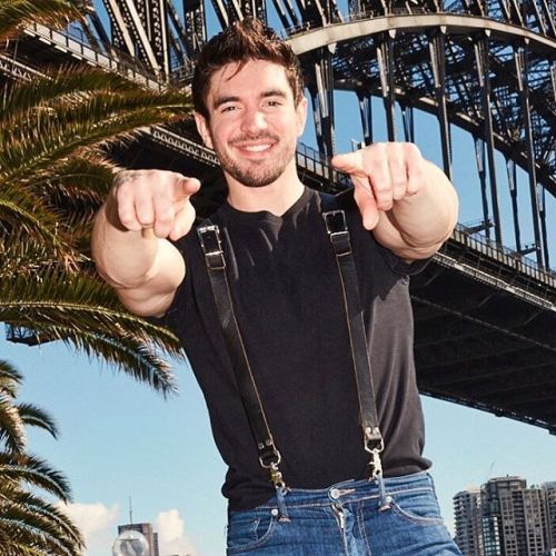 therealstevegrand:  Happy Monday! How are you guys?? I’m in my creepy recording booth recording backing vocals :D