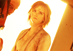 jvh1988:  Emma Watson on the set of ‘This is The End’ 