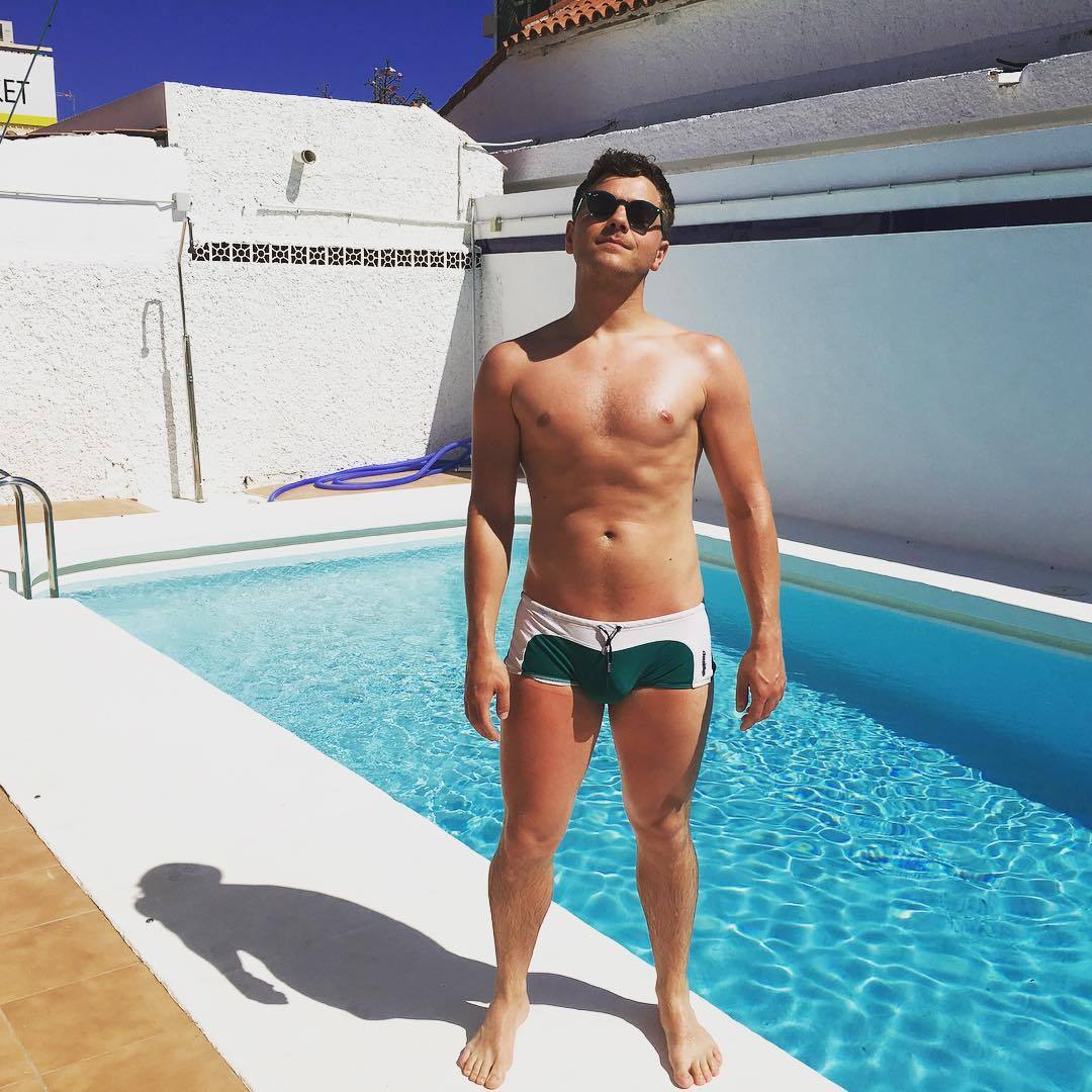 hotfamousmen:  David Ames