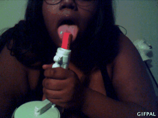 jolly-homestuck-babes:  GG: happy birthday to me!!! GG: and now to have a lttle fun :)  ((send me requests ans submit nudes and whatnot Jade is the birthday girl after all~  Happy belated birthday! You’re too adorbs!