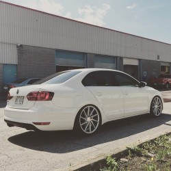 shaynemanwtf:  Clean yo #vw #dope #stance #low #gli #vr6 #Volkswagen #car #wheels #rims #carporn #montreal #vossen #amazing #mint #summer #jetta #fresh #white #love