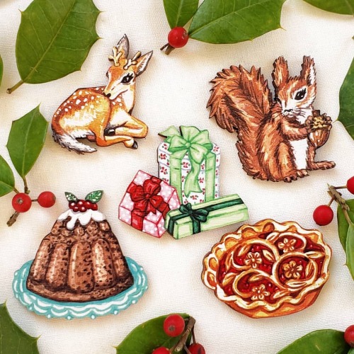 Woodland Christmas: a collection of cosy and sweet wooden brooches inspired by the holiday and woodl