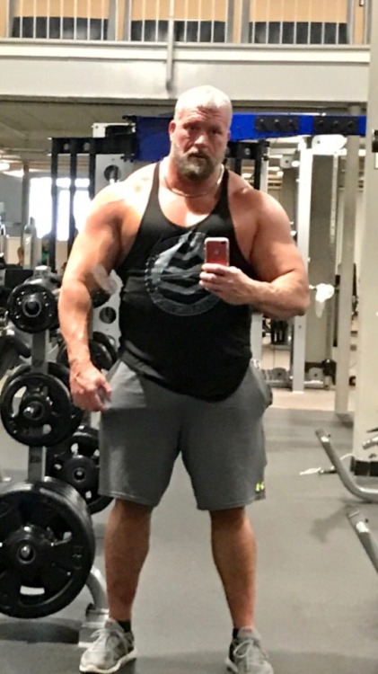 meathead330: Selfie of the day Sexy man