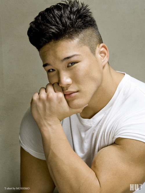 melaninmuscle:  ”Mongolian Beefcake” adult photos