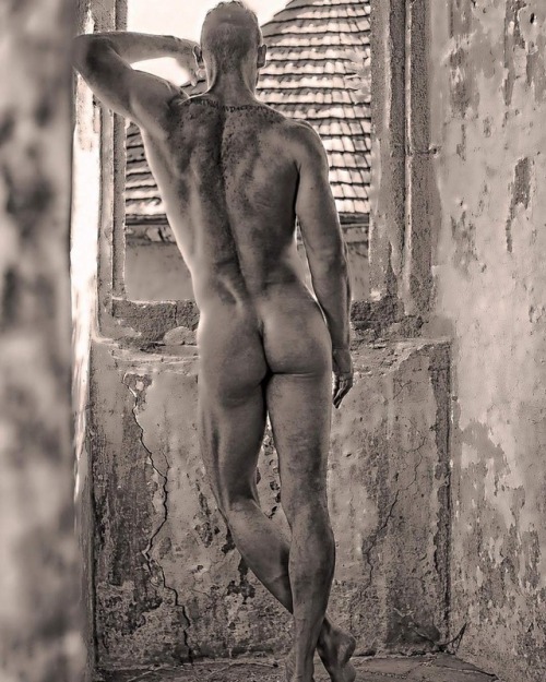 ohthentic:  mysuits:  Fero Janicek by Pawel Spychalski Photography source: fero.janicek (Instagram)  Oh