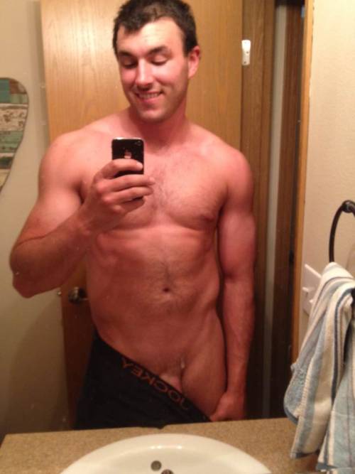 nakedguysfromkik:  His smile, adorable. 24yo guy from kik