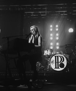 pvris-love:  Photo by @ptvelyyy  