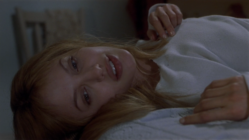 elphvie: “She thinks she’s hot shit because she’s a sociopath.” Girl Interrupted 1999