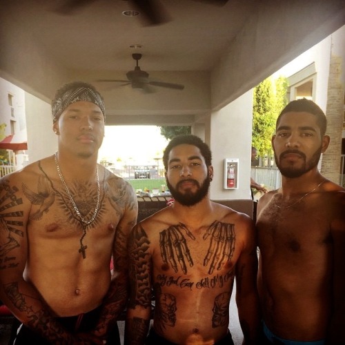 seeker310:hoodsworld:I See An Orgy In My Future  Hoodsworld claims no ownership of photos posted nor ownership of comments made. Being showcased here is not a statement of anyone’s sexual preference.  Kings  hot!! Follow my Bros blogs. Reblog  